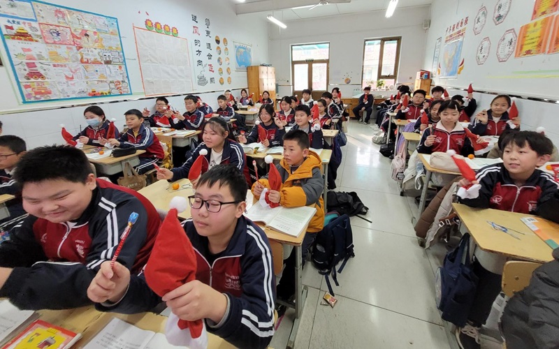Nikolausbesuch in der Longhai Partnerschule